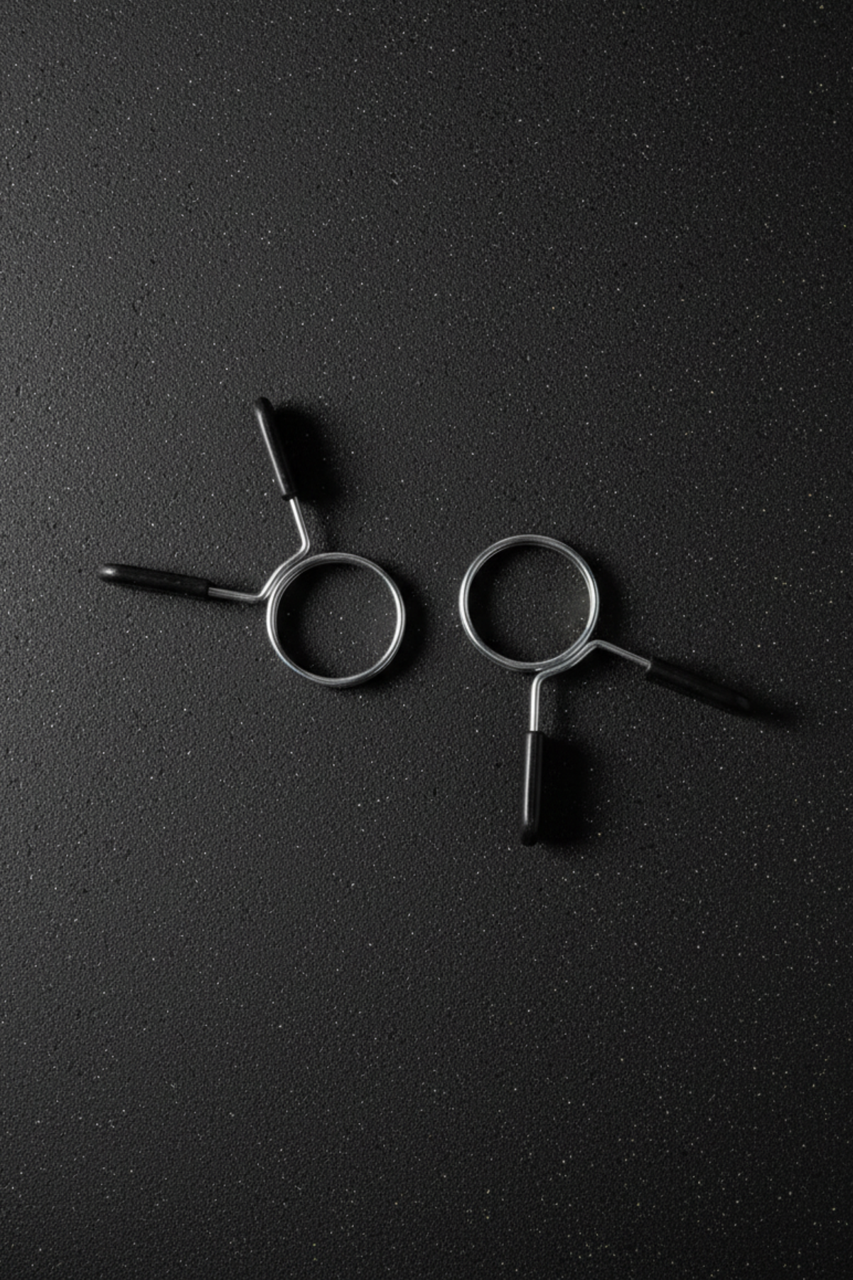 Karnage Olympic Barbell Spring Collar Set with Black Handle