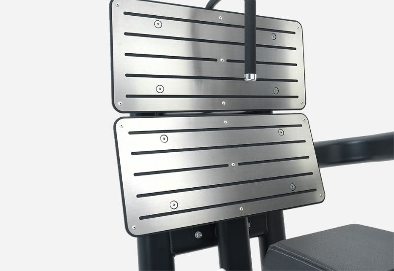 TWO-STAGE FOOTPLATE FOR TARGETED QUAD & GLUTE EMPHASIS